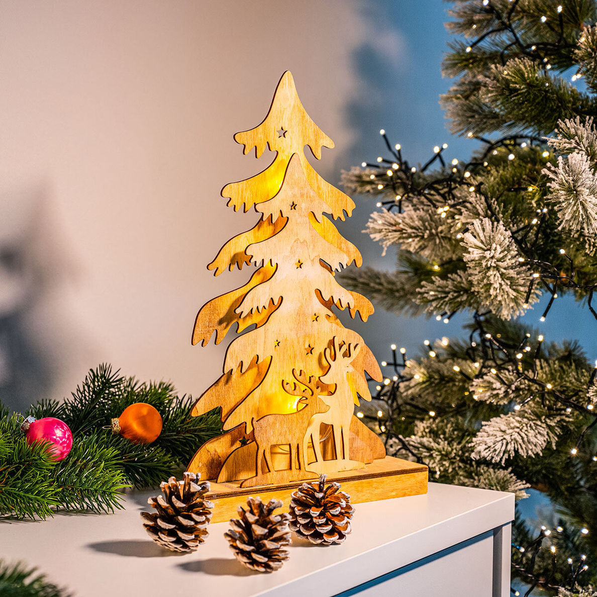 https://i.weltbild.de/p/3d-led-weihnachtsbaum-rehe-364812614.jpg?v=1&wp=_max