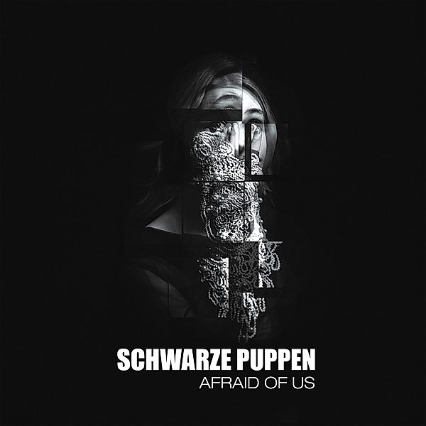 AFRAID OF US, Schwarze Puppen