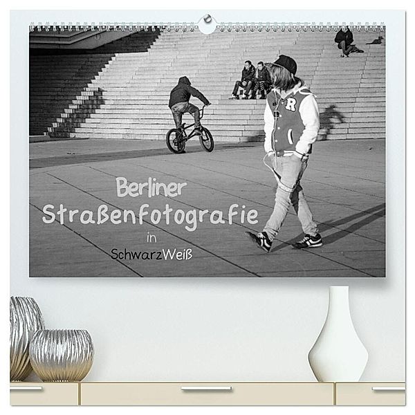 Berliner Straßenfotografie / Geburtstagskalender (hochwertiger Premium Wandkalender 2025 DIN A2 quer), Kunstdruck in Hochglanz, Calvendo, Marianne Drews