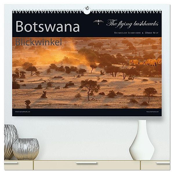 Botswana Blickwinkel 2025 (hochwertiger Premium Wandkalender 2025 DIN A2 quer), Kunstdruck in Hochglanz, Calvendo, The flying bushhawks