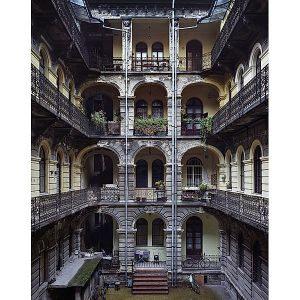 Budapest Courtyards, Yves Marchand, Romain Meffre