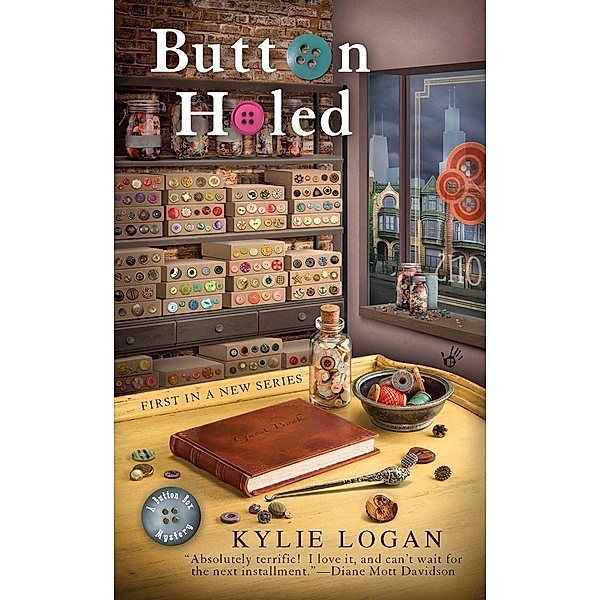 Button Holed / Button Box Mystery Bd.1, Kylie Logan
