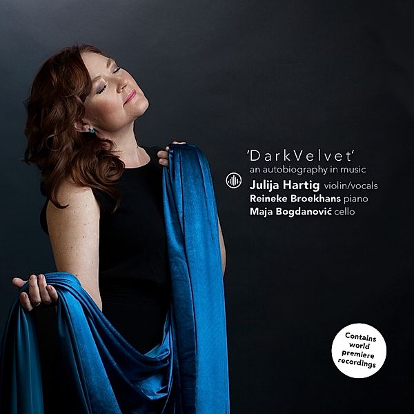 Dark Velvet, Julija Hartig