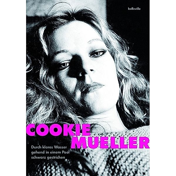 Durch klares Wasser gehend in einem Pool schwarz gestrichen, Cookie Mueller