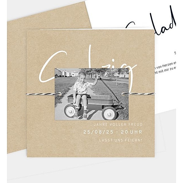 Einladungskarte Voller Freude · Vintage, Klappkarte quadratisch mit Anhänger (145 x 145mm) mit Anhänger