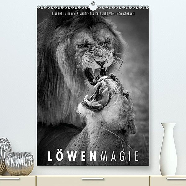 FineArt in Black and White: LöwenmagieCH-Version  (Premium, hochwertiger DIN A2 Wandkalender 2023, Kunstdruck in Hochgla, Ingo Gerlach