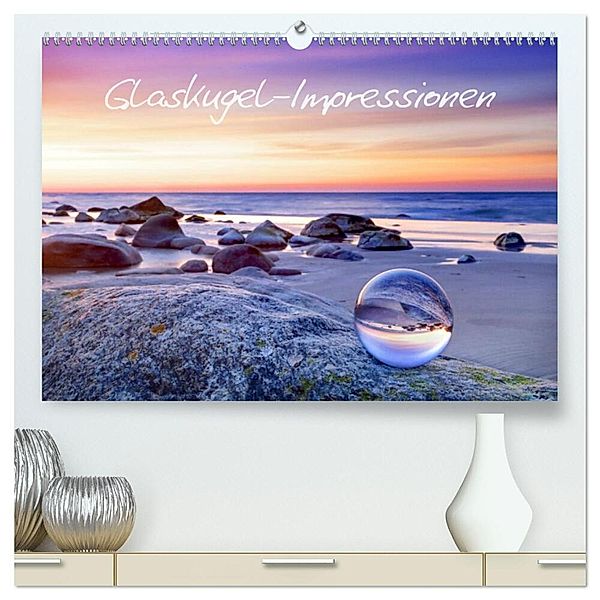 Glaskugel-Impressionen (hochwertiger Premium Wandkalender 2024 DIN A2 quer), Kunstdruck in Hochglanz, PapadoXX-Fotografie