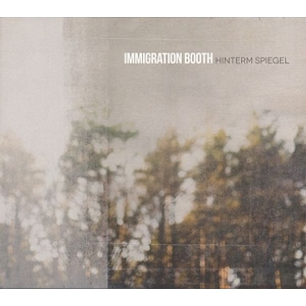 Hinterm Spiegel, Immigration Booth