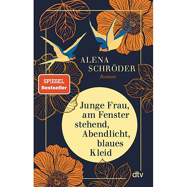 Junge Frau, am Fenster stehend, Abendlicht, blaues Kleid, Alena Schröder