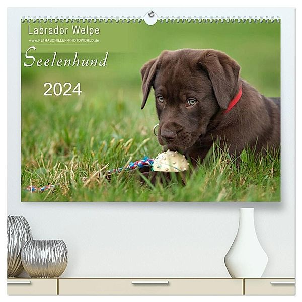 Labrador Welpe - Seelenhund (hochwertiger Premium Wandkalender 2024 DIN A2 quer), Kunstdruck in Hochglanz, Petra Schiller