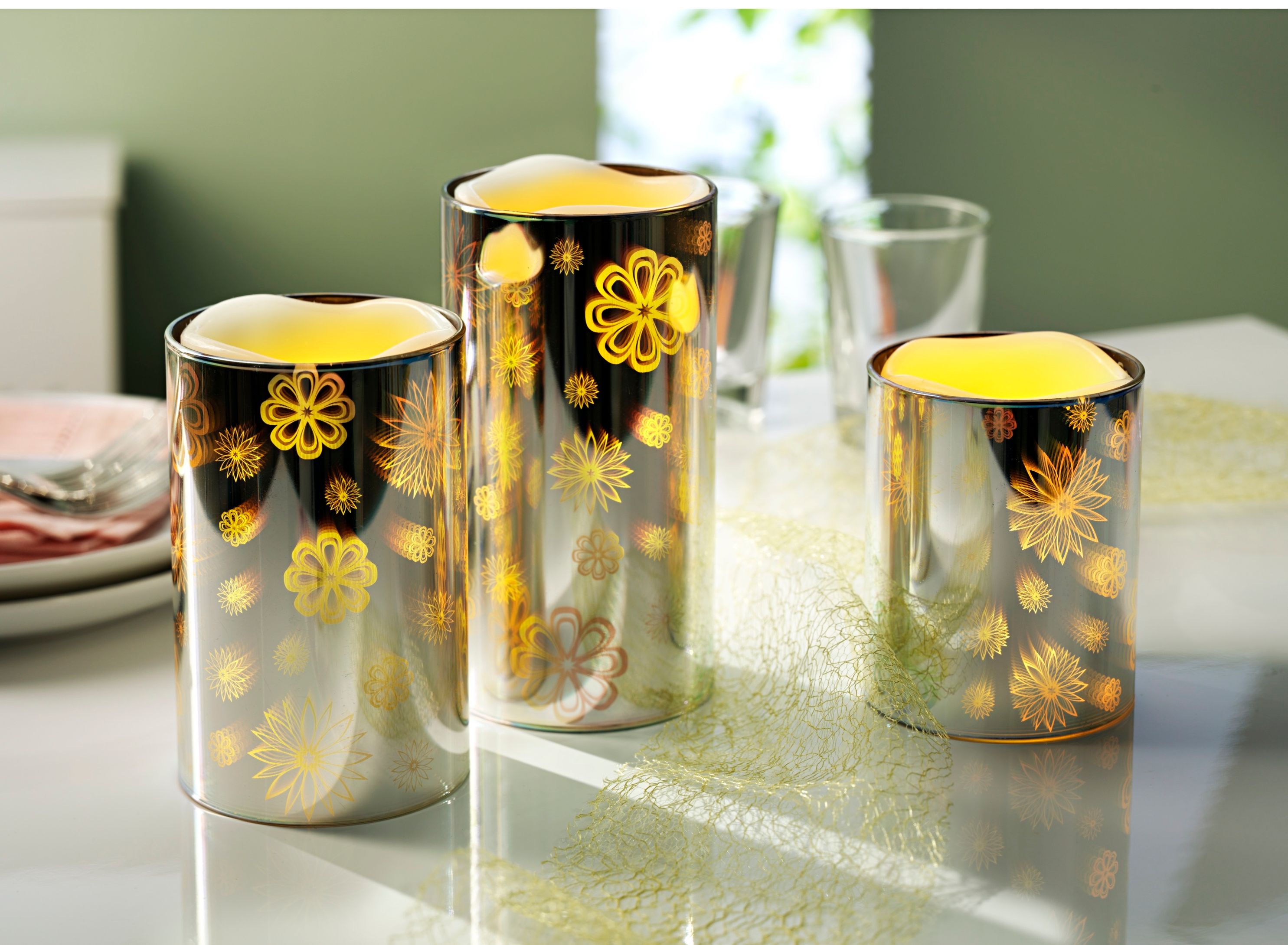 Weltbild.ch - Kommentare zu LED-Kerzen Blossom im Effektglas, 3er-Set