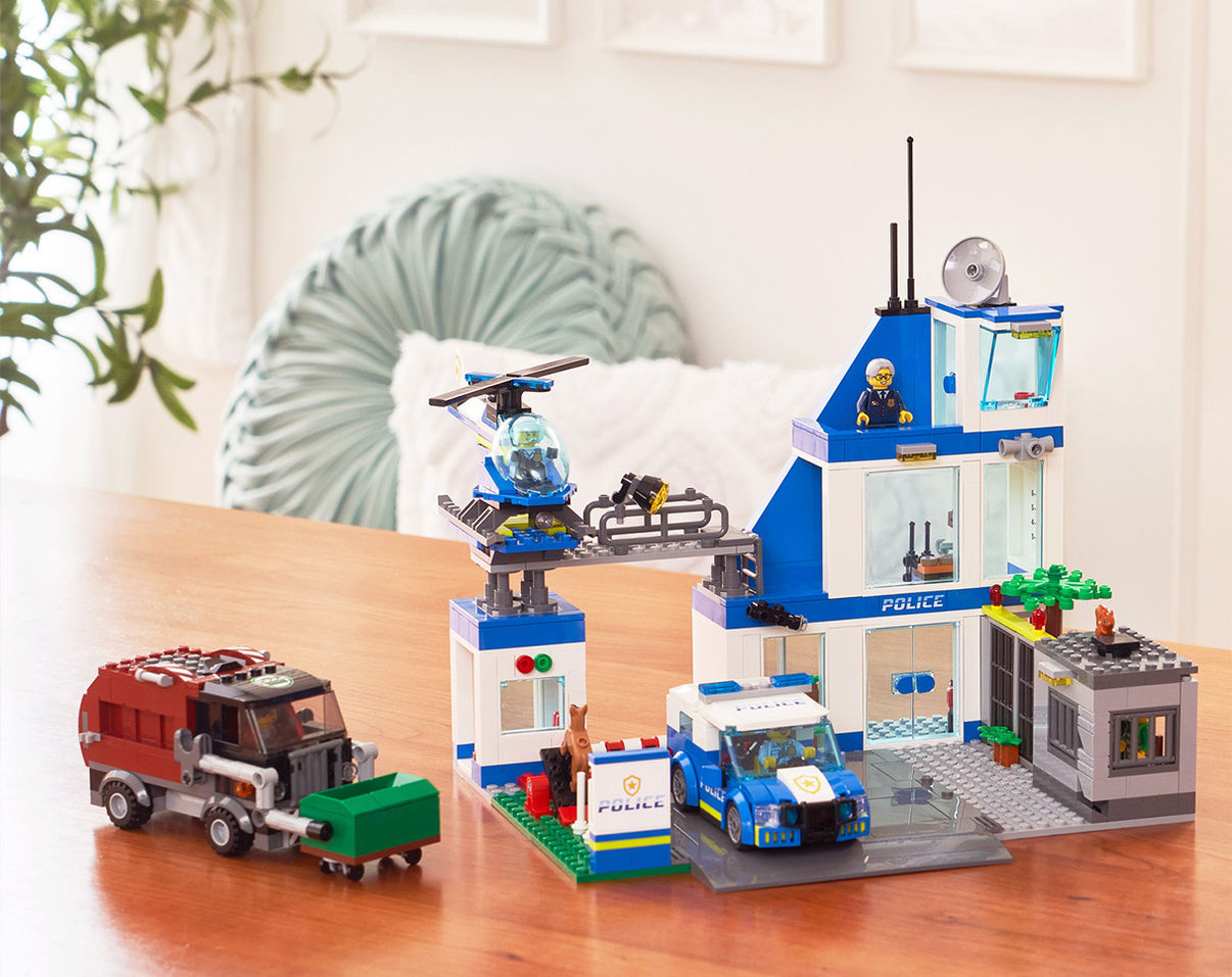 LEGO® City 60316 Polizeistation kaufen | tausendkind.de