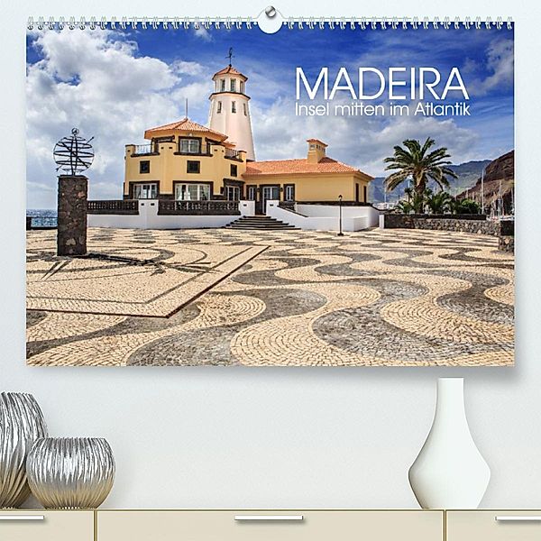 Madeira - Insel mitten im Atlantik (Premium, hochwertiger DIN A2 Wandkalender 2023, Kunstdruck in Hochglanz), Val Thoermer