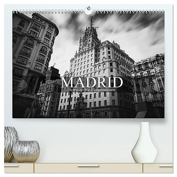 Madrid - Schwarz-Weiß Impressionen (hochwertiger Premium Wandkalender 2025 DIN A2 quer), Kunstdruck in Hochglanz, Calvendo, Dirk Meutzner