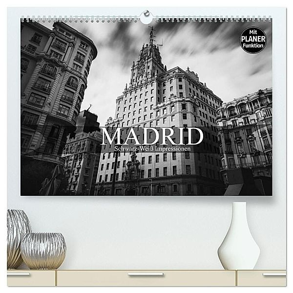 Madrid - Schwarz-Weiß Impressionen (hochwertiger Premium Wandkalender 2025 DIN A2 quer), Kunstdruck in Hochglanz, Calvendo, Dirk Meutzner