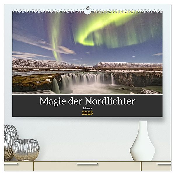Magie der Nordlichter Islands (hochwertiger Premium Wandkalender 2025 DIN A2 quer), Kunstdruck in Hochglanz, Calvendo, AkremaFotoArt