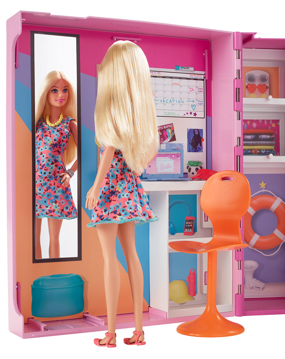 Mattel HGX57 Barbie Traumkleiderschrank und blonde Puppe, über 60 cm  Breiter S