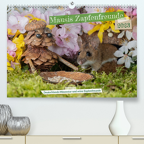 Mausis Zapfenfreunde (Premium, hochwertiger DIN A2 Wandkalender 2023, Kunstdruck in Hochglanz), Jennifer Hetzel