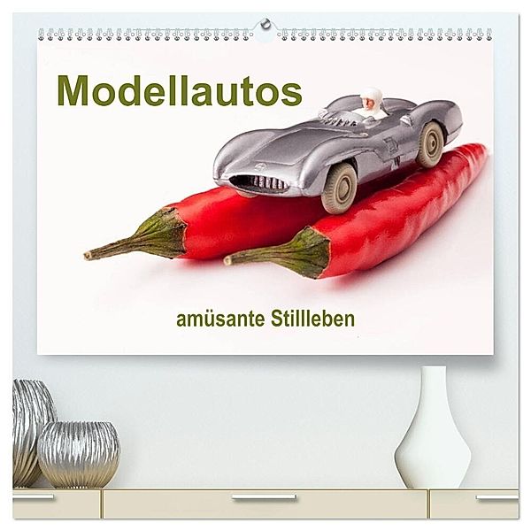 Modellautos - amüsante Stillleben (hochwertiger Premium Wandkalender 2025 DIN A2 quer), Kunstdruck in Hochglanz, Calvendo, Joachim Hasche