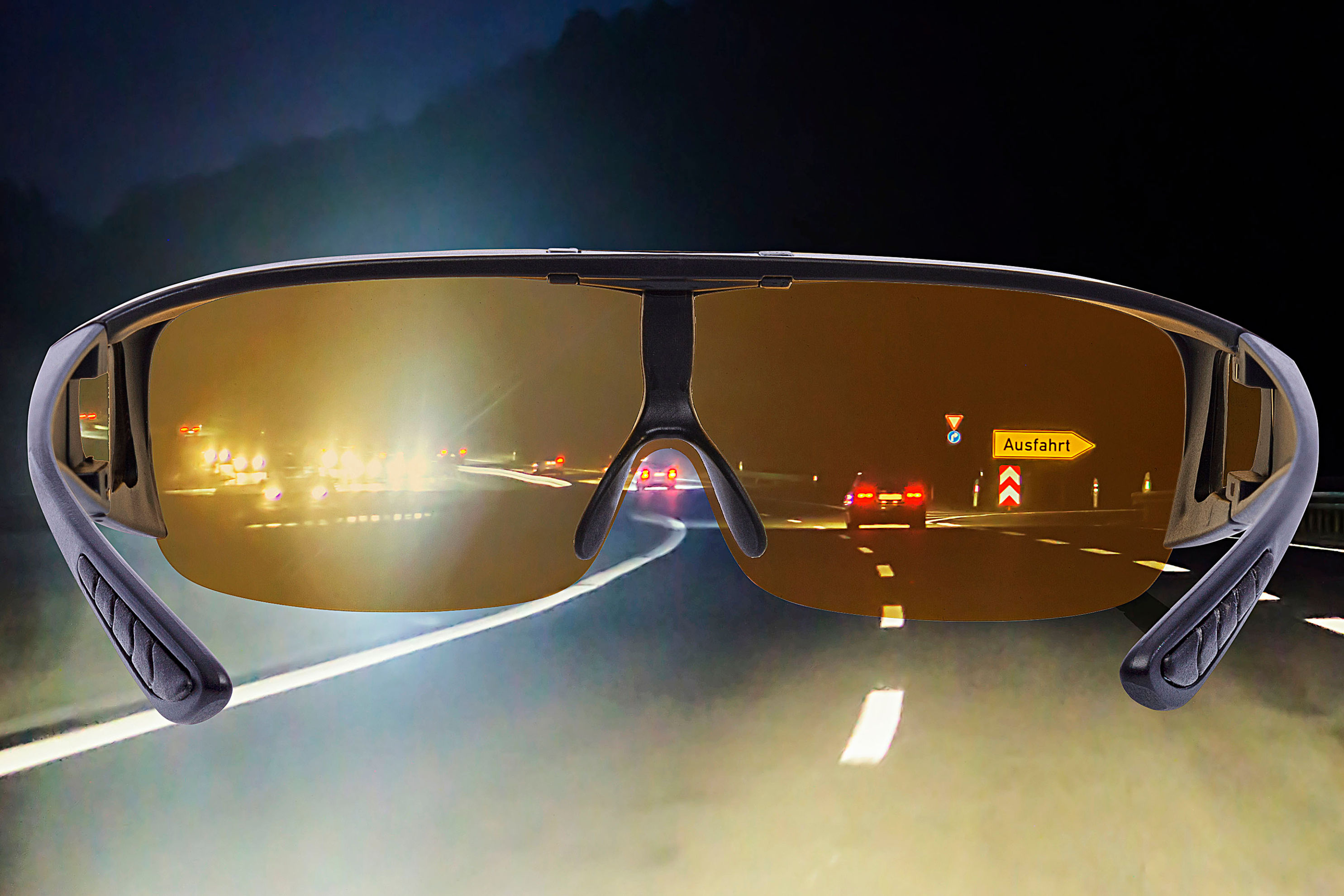 PEARL 3in1-Bildschirm-Brille mit magnetischem Sonnen- und  Nachtsicht-Aufsatz