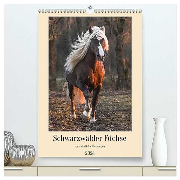 Schwarzwälder Füchse von Julia Hahn Photography (hochwertiger Premium Wandkalender 2024 DIN A2 hoch), Kunstdruck in Hochglanz, Julia Hahn