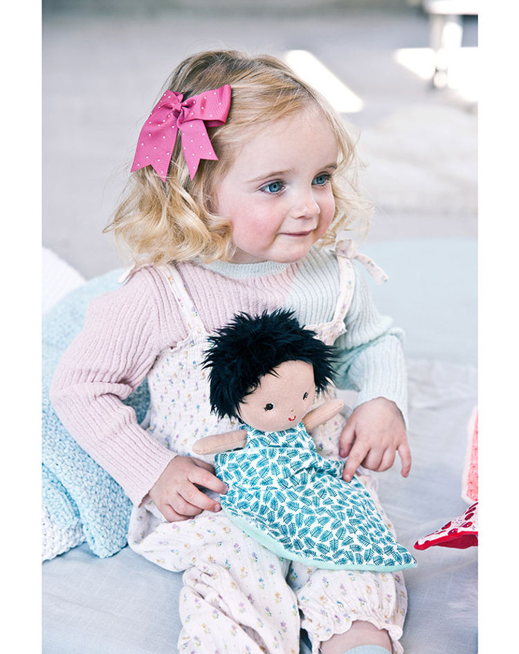 Stoff-Puppe BABY – ARI mit Tragekorb 22 cm 5-teilig kaufen