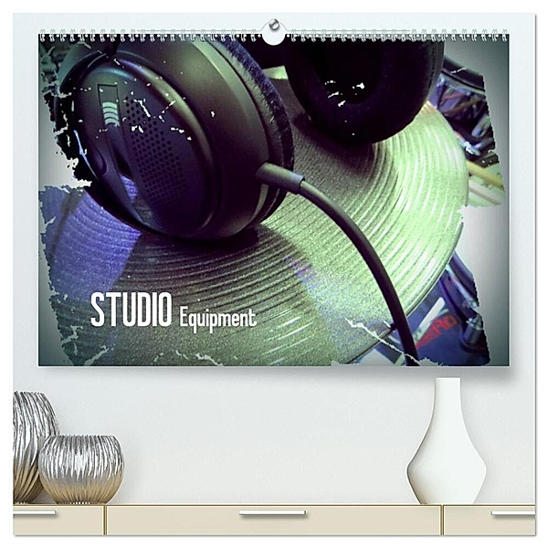 STUDIO Equipment (hochwertiger Premium Wandkalender 2024 DIN A2 quer), Kunstdruck in Hochglanz, Renate Bleicher