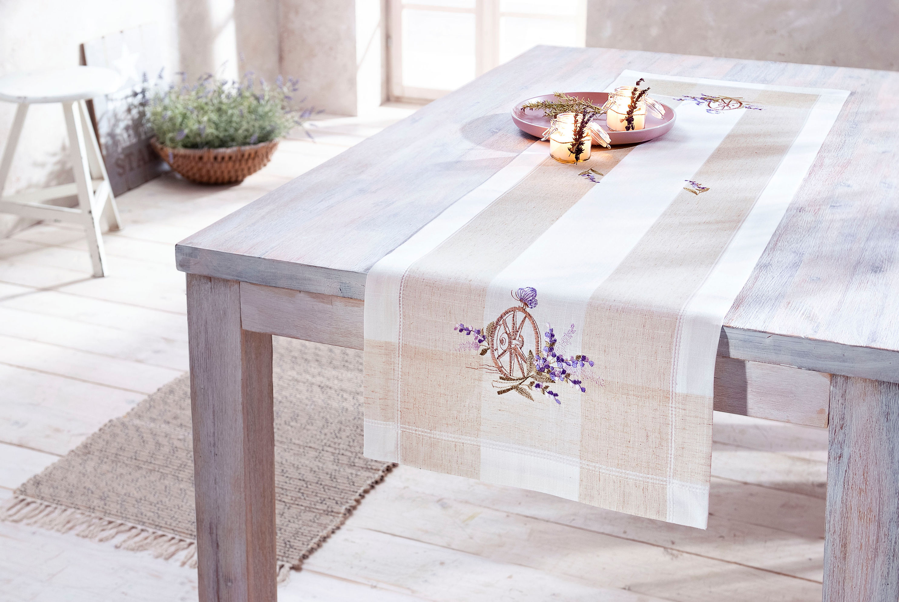 Tischläufer Lavendel mit Stickerei, 40 x 140 cm | Weltbild.ch