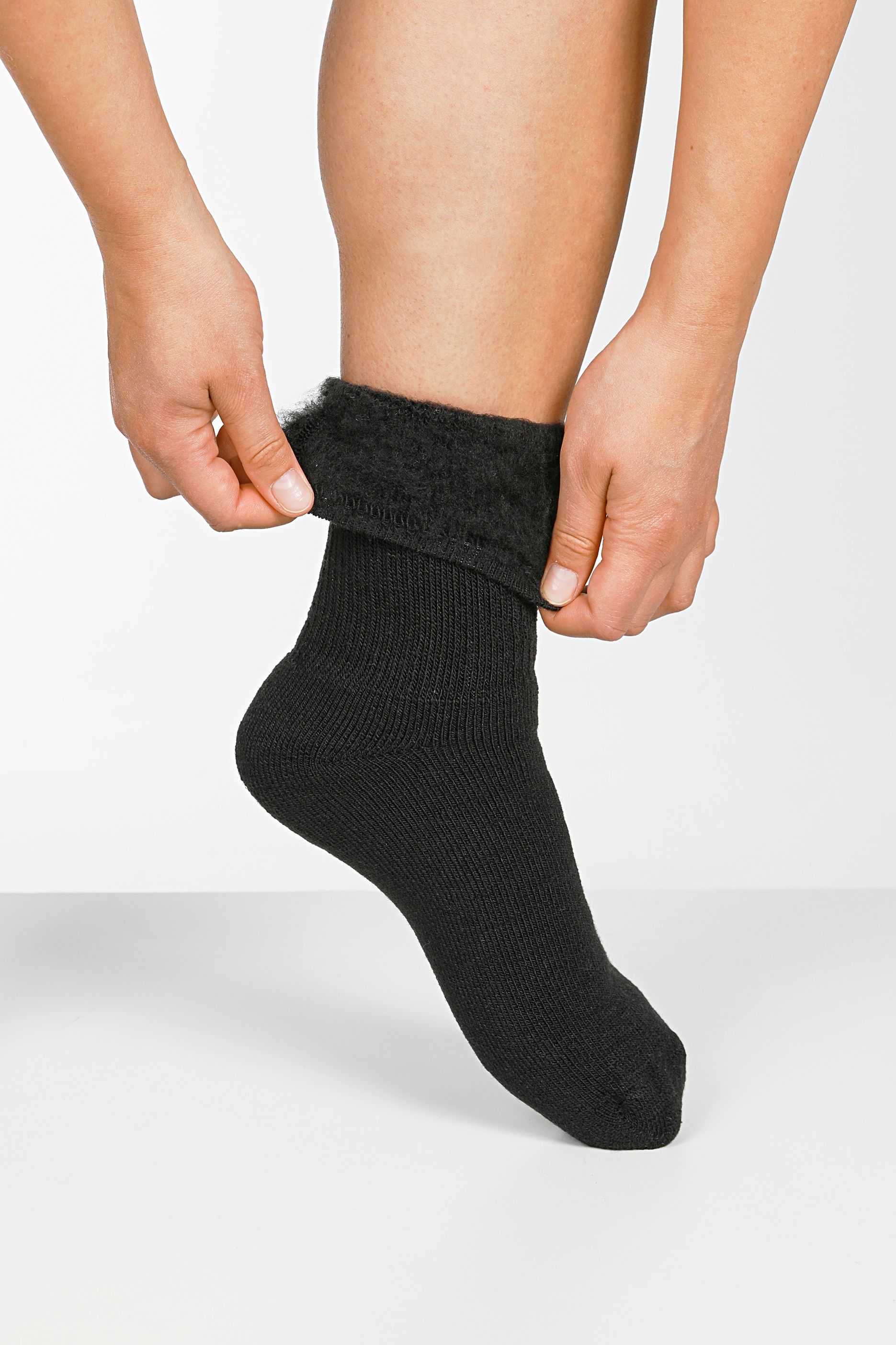 Wärmespeichernde Socken Herren, schwarz, 2 Paar, Größe: 41-45 | Weltbild.de