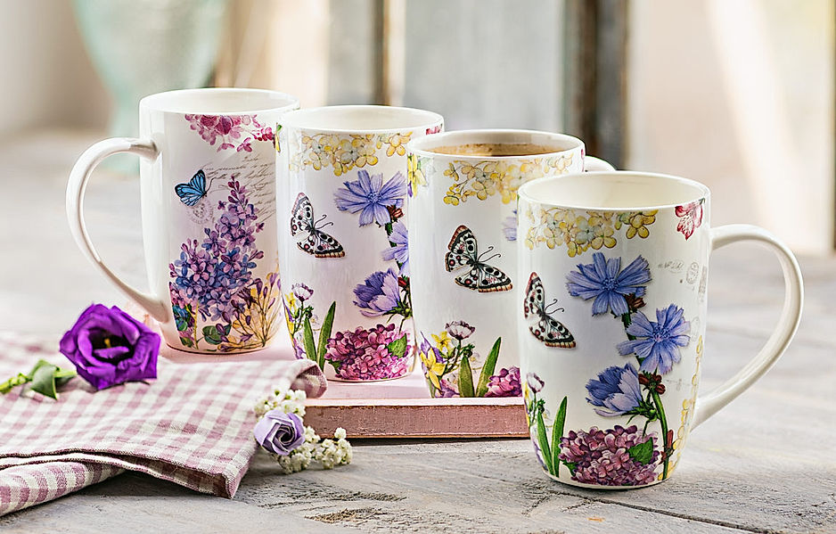 Extra grosse Tee- und Kaffeebecher mit Blütenzauber und Schmetterlingen