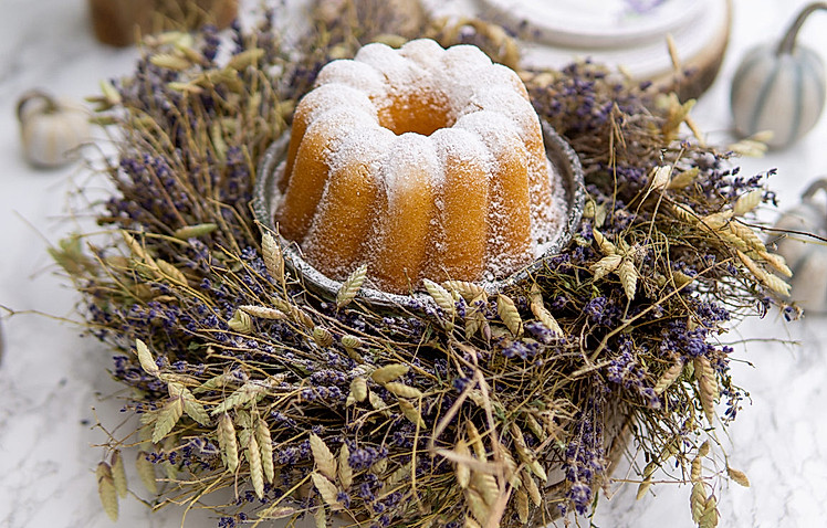Tischdeko Herbst: Anleitung für einen Lavendel-Kranz